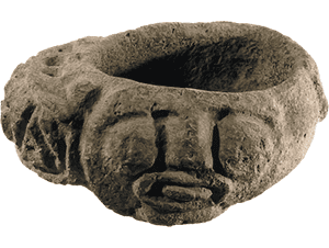 Cuenco-mortero con rostro humano, réplica de arte precolombino del noroeste argentino